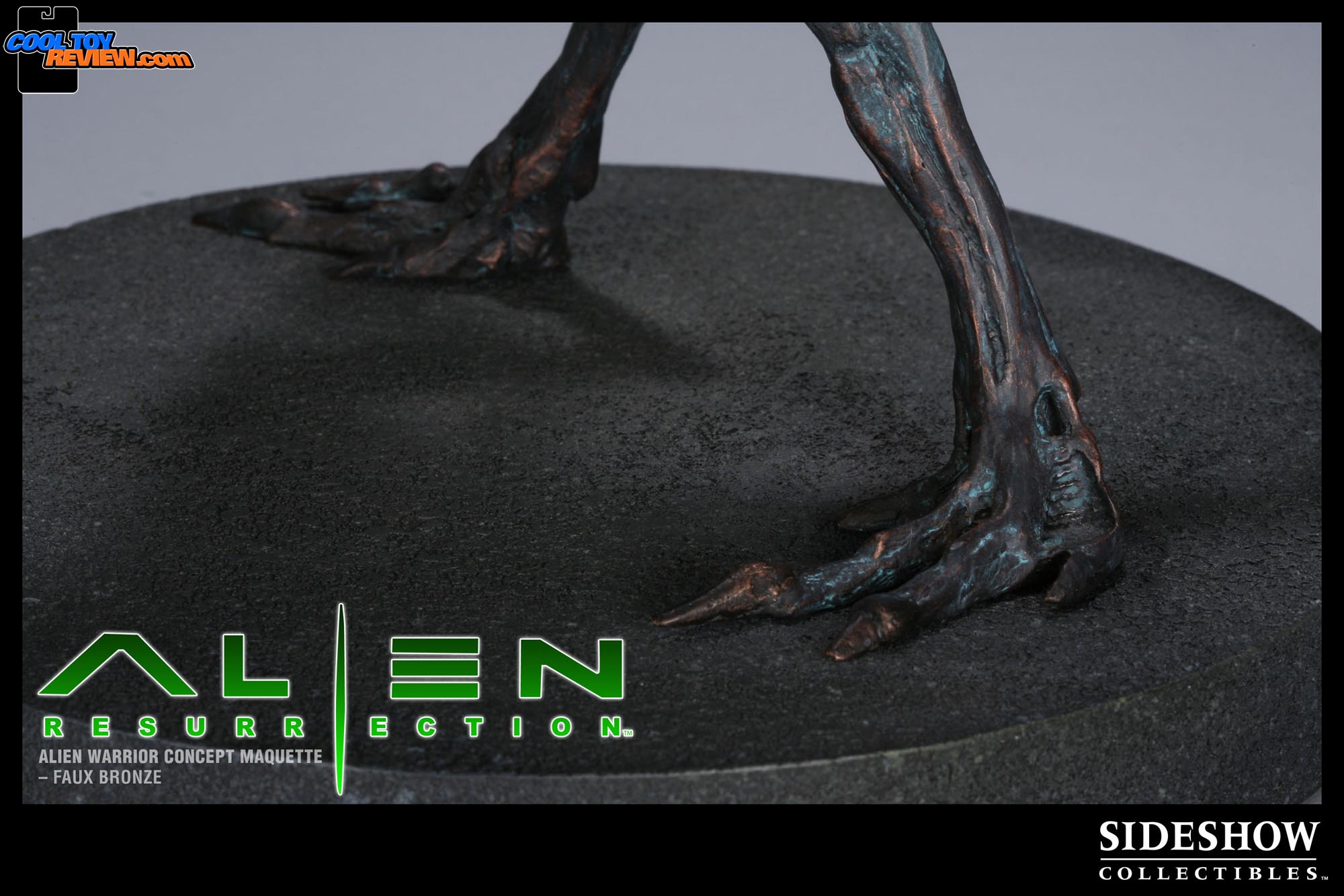 Alien Warrior Maquette by Sideshow Collectibles