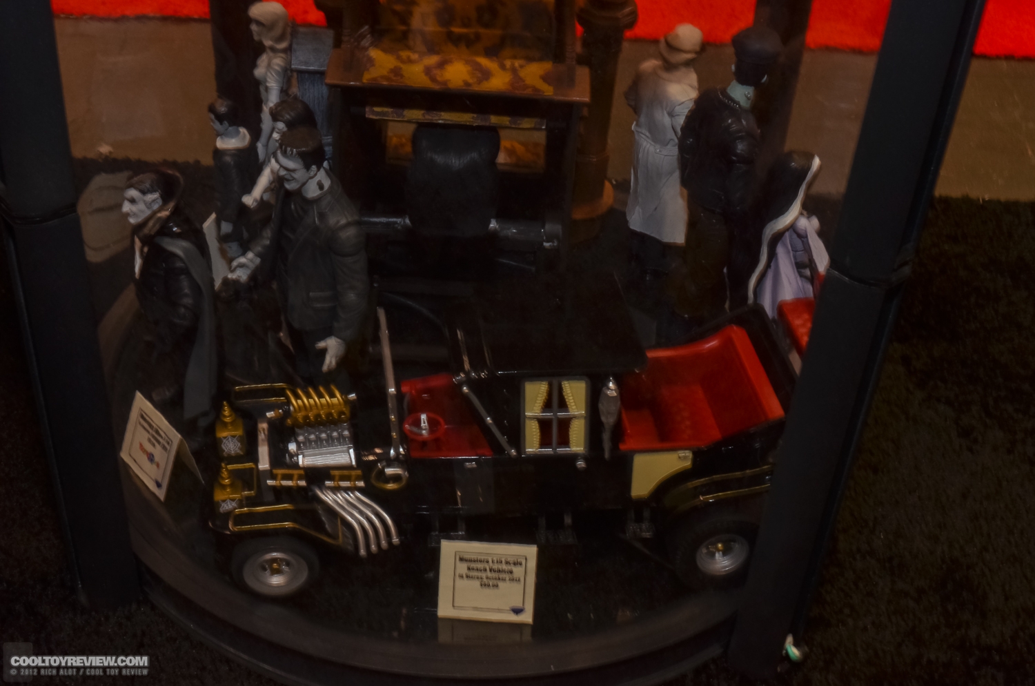 Diamond_Select_Toys_NYCC-17.jpg