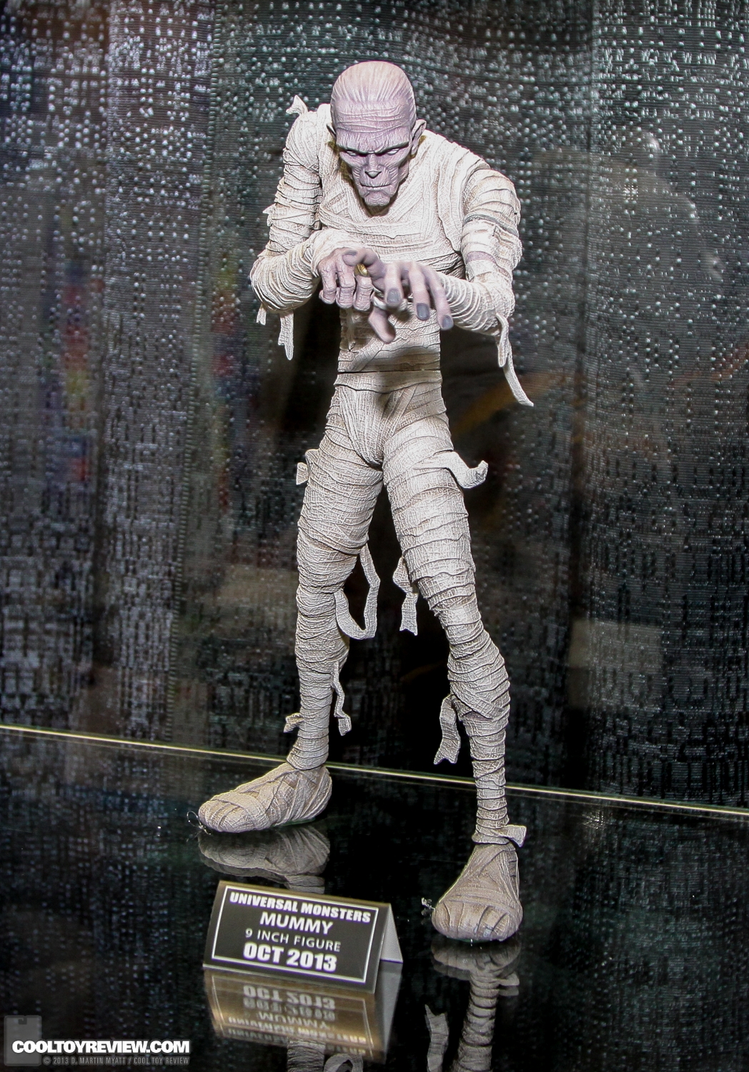 2013_International_Toy_Fair_Mezco_Toyz-24.jpg