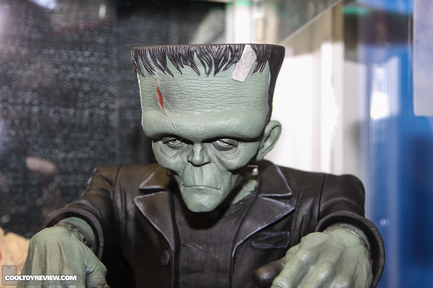 2013_International_Toy_Fair_Mezco_Toyz-30.jpg