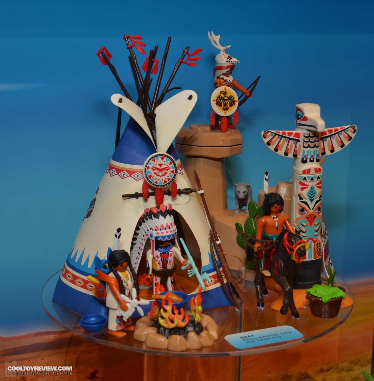 Toy-Fair-2013_Playmobil-13.JPG