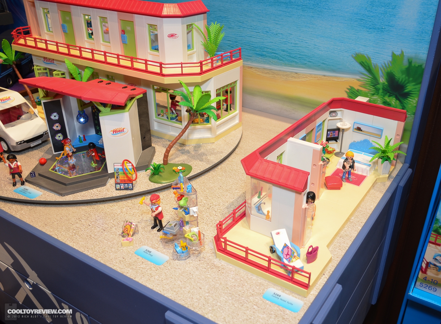 Toy-Fair-2013_Playmobil-18.JPG