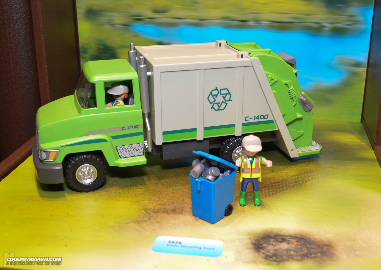 Toy-Fair-2013_Playmobil-75.JPG