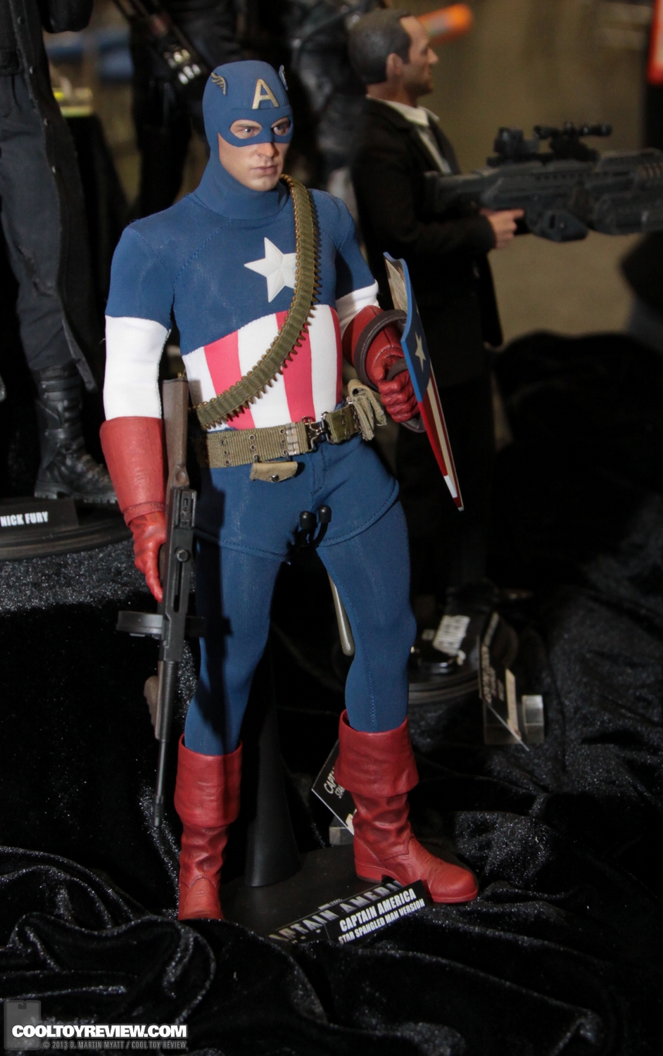 SDCC_2013_Hot_Toys_Thursday-021.jpg