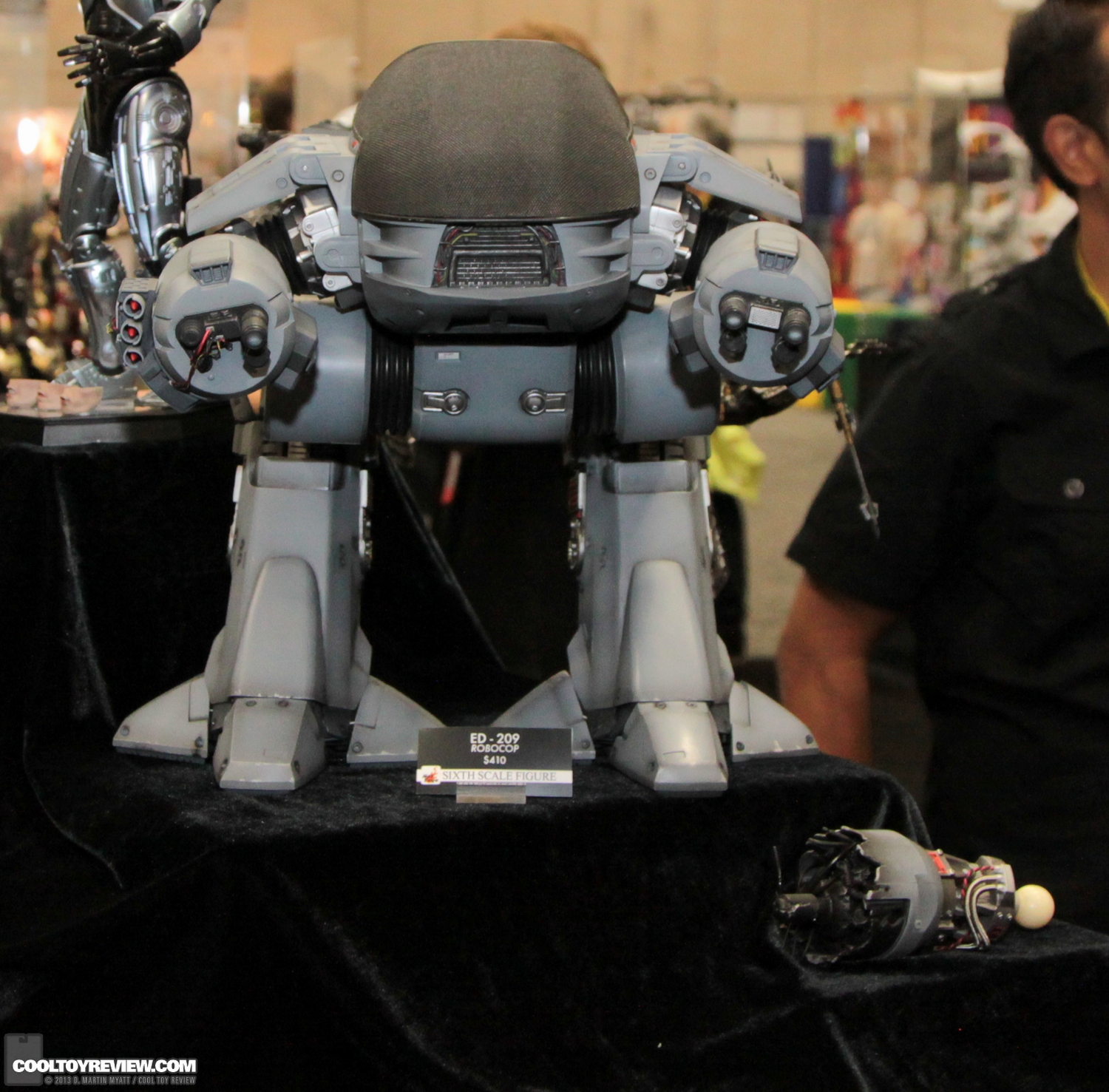 SDCC_2013_Hot_Toys_Thursday-046.jpg