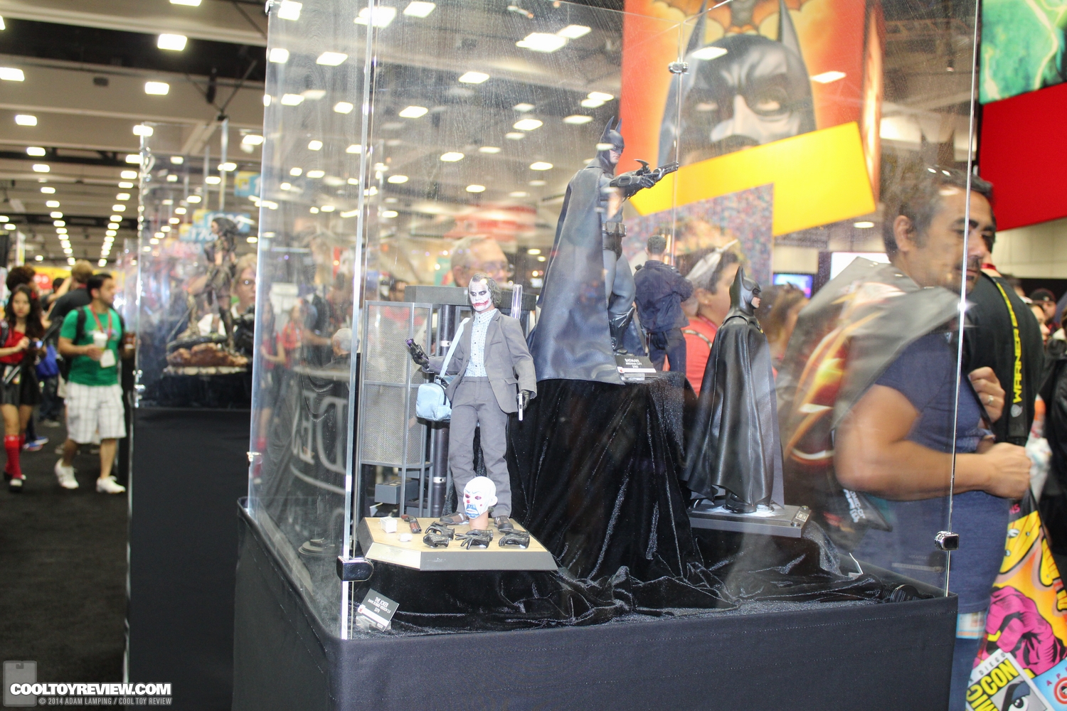 san-diego-comic-con-2014-hot-toys-006.JPG