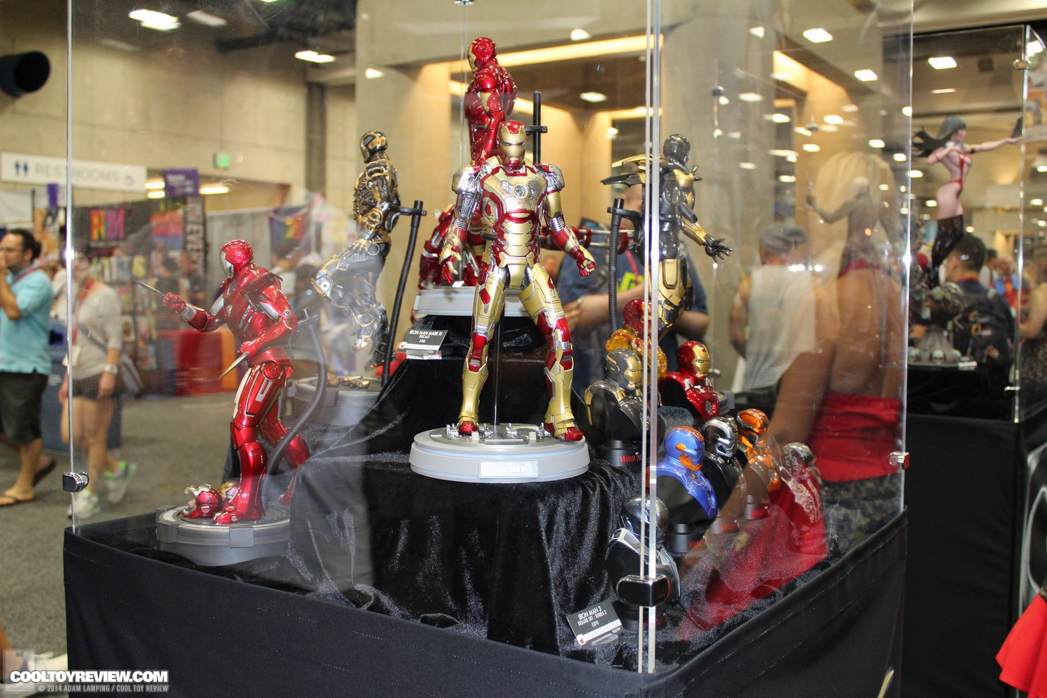 san-diego-comic-con-2014-hot-toys-098.JPG