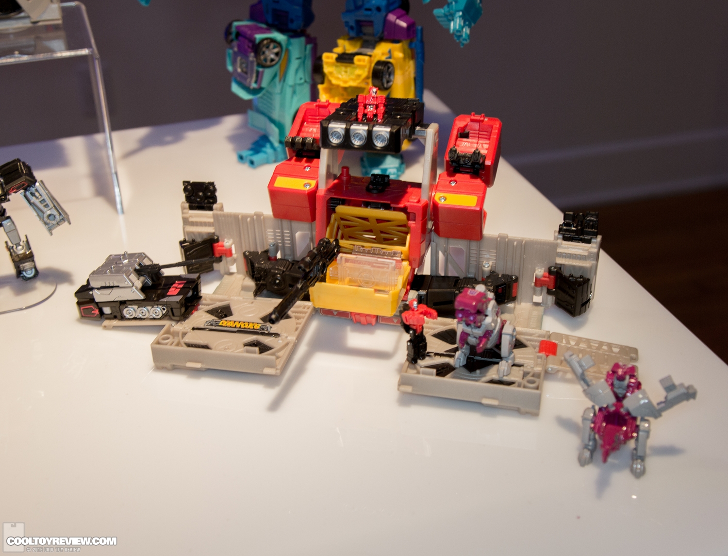 NYCC-2015-Hasbro-Transformers-036.jpg