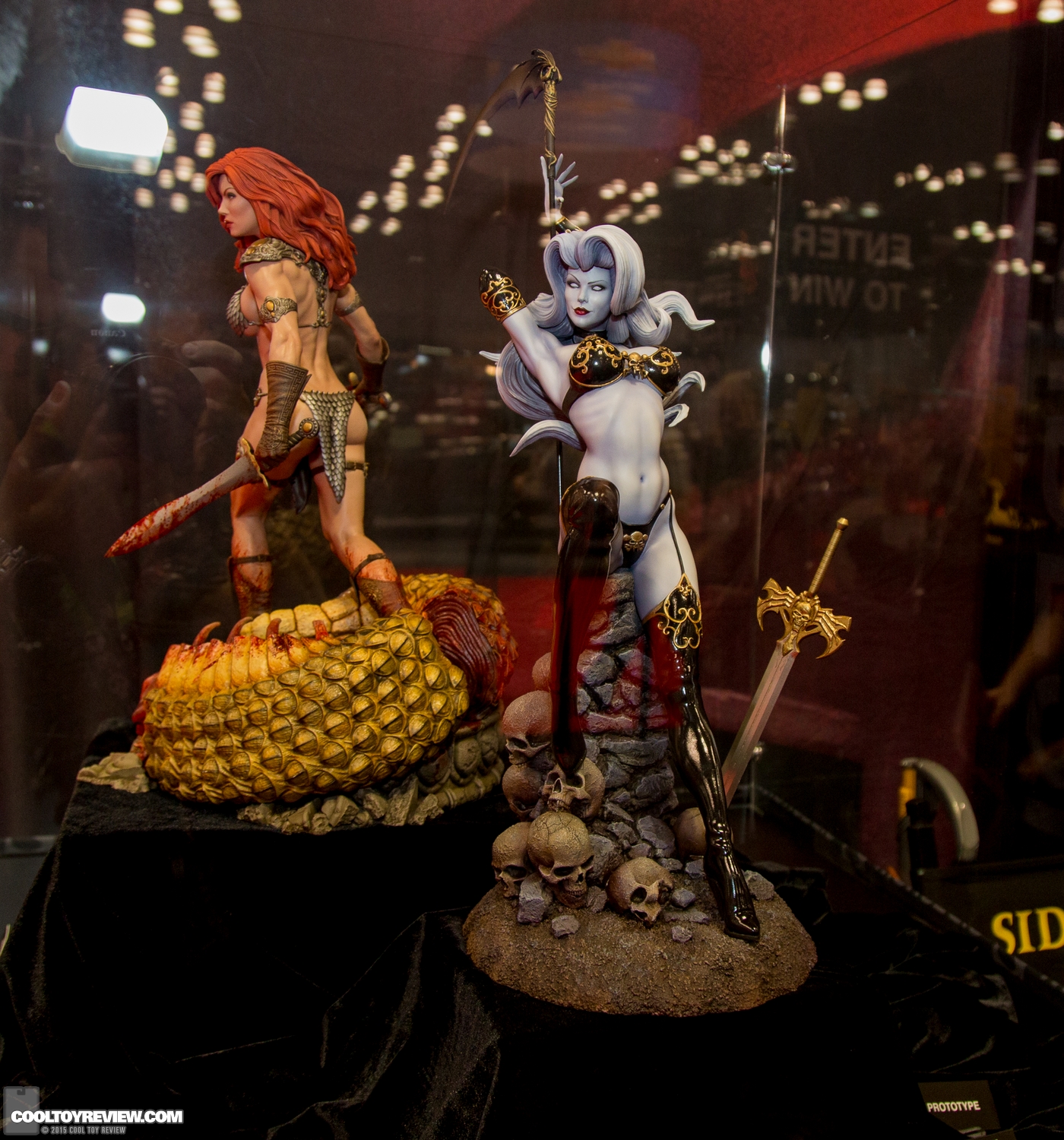 NYCC-2015-Sideshow-Collectibles-Hot-Toys-002.jpg