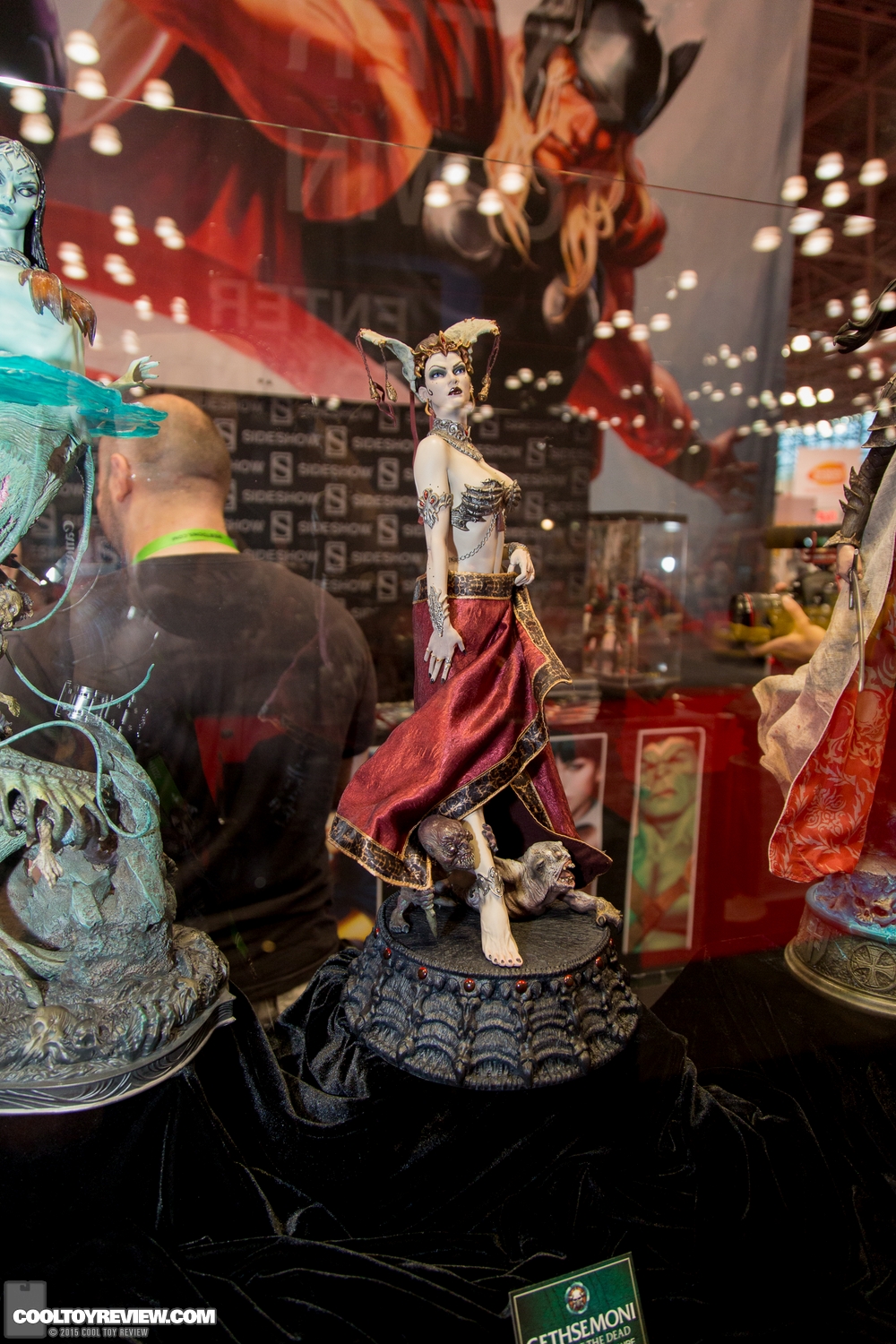 NYCC-2015-Sideshow-Collectibles-Hot-Toys-009.jpg