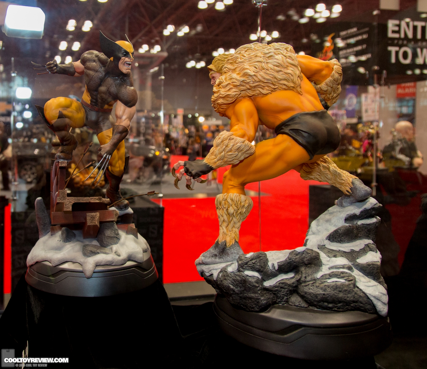 NYCC-2015-Sideshow-Collectibles-Hot-Toys-015.jpg