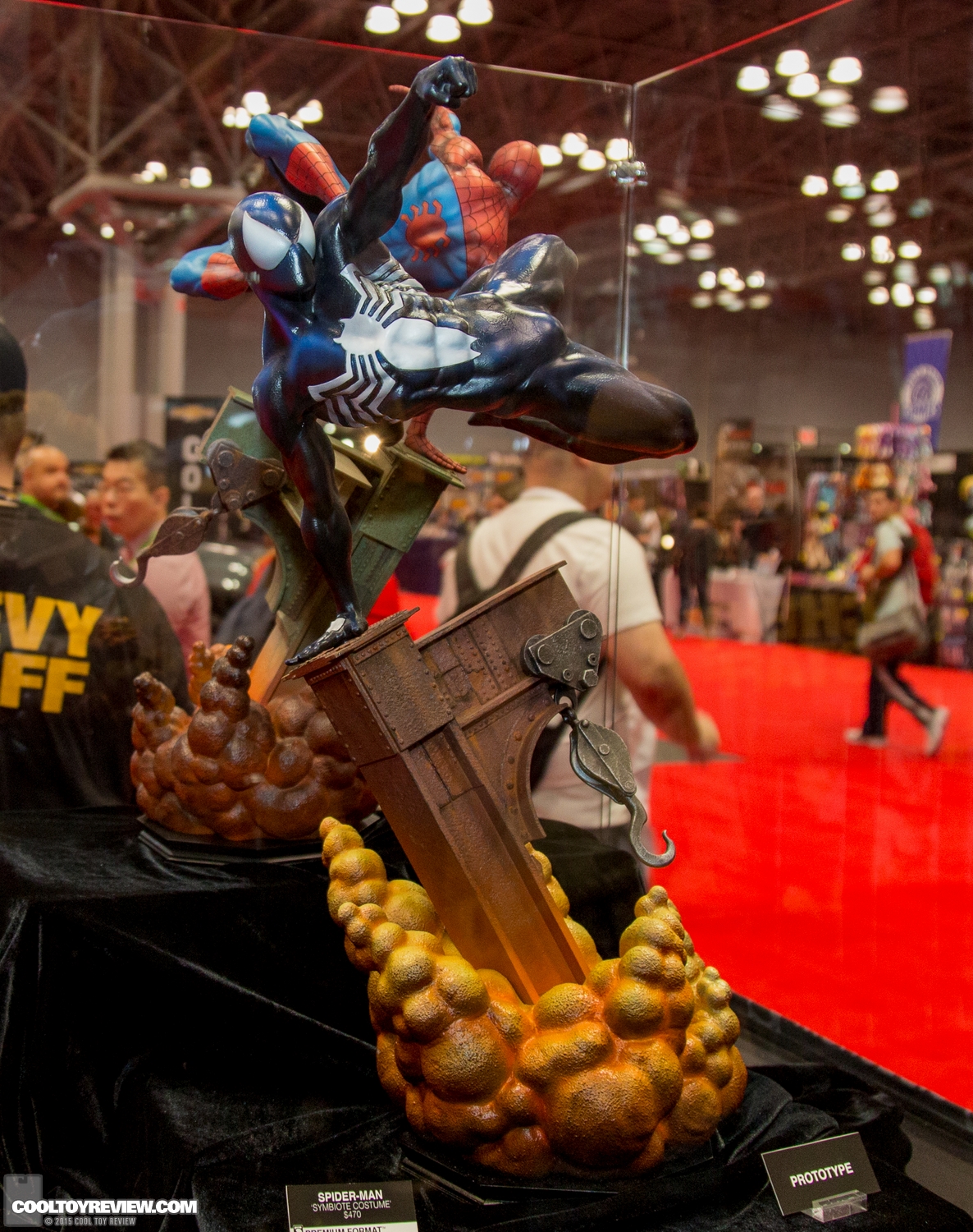 NYCC-2015-Sideshow-Collectibles-Hot-Toys-018.jpg