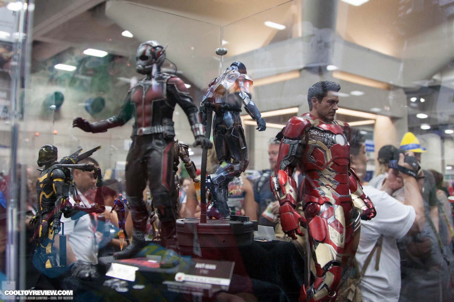 san-diego-comic-con-2015-hot-toys-008.jpg