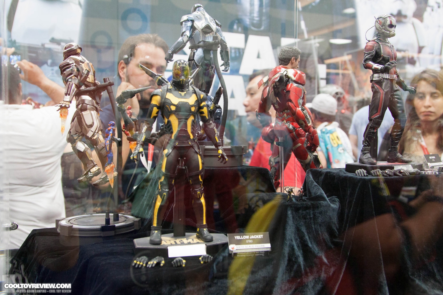 san-diego-comic-con-2015-hot-toys-010.jpg