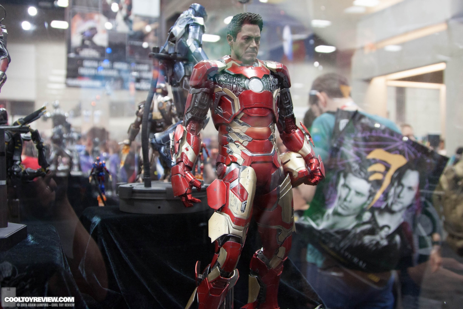 san-diego-comic-con-2015-hot-toys-019.jpg