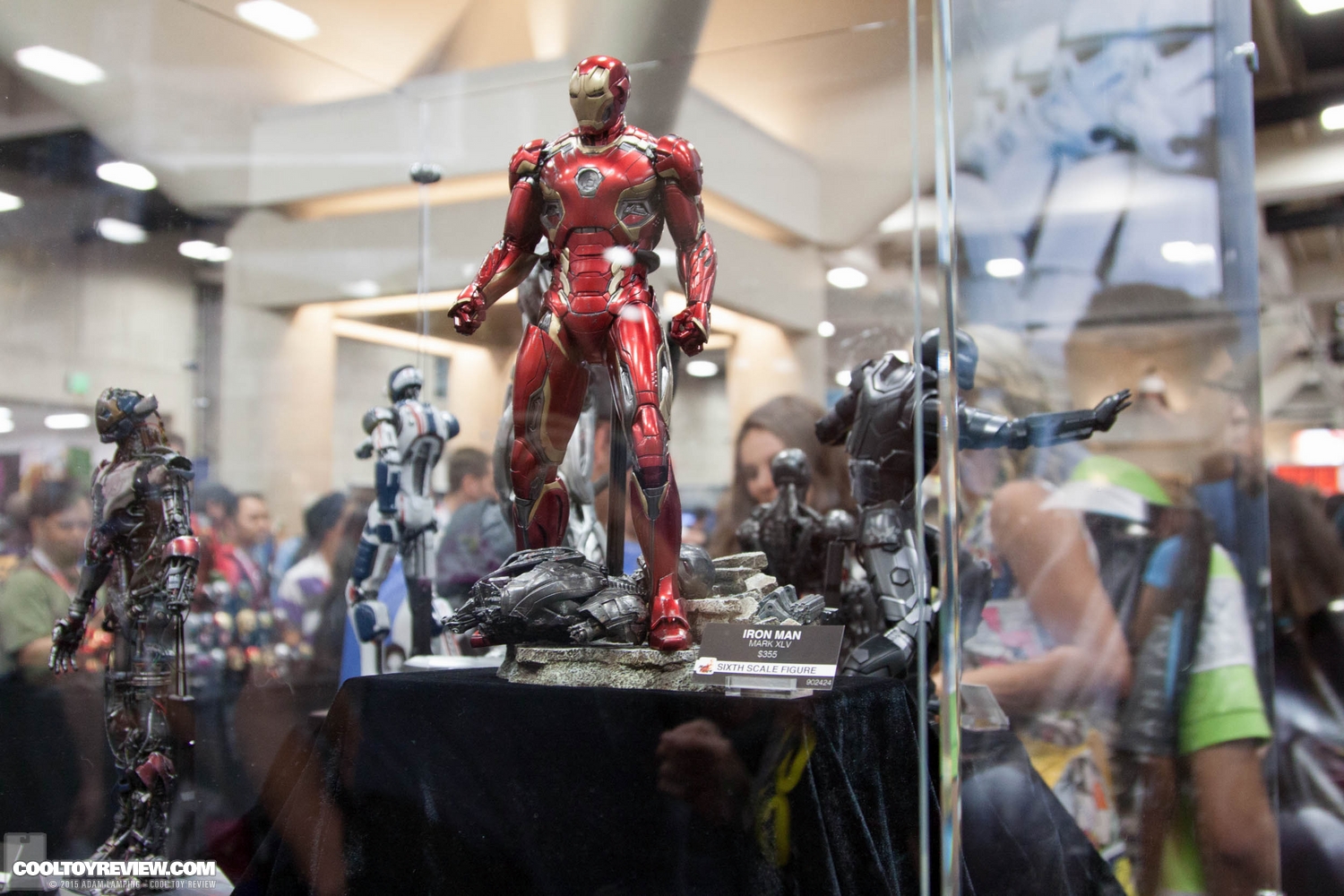 san-diego-comic-con-2015-hot-toys-023.jpg