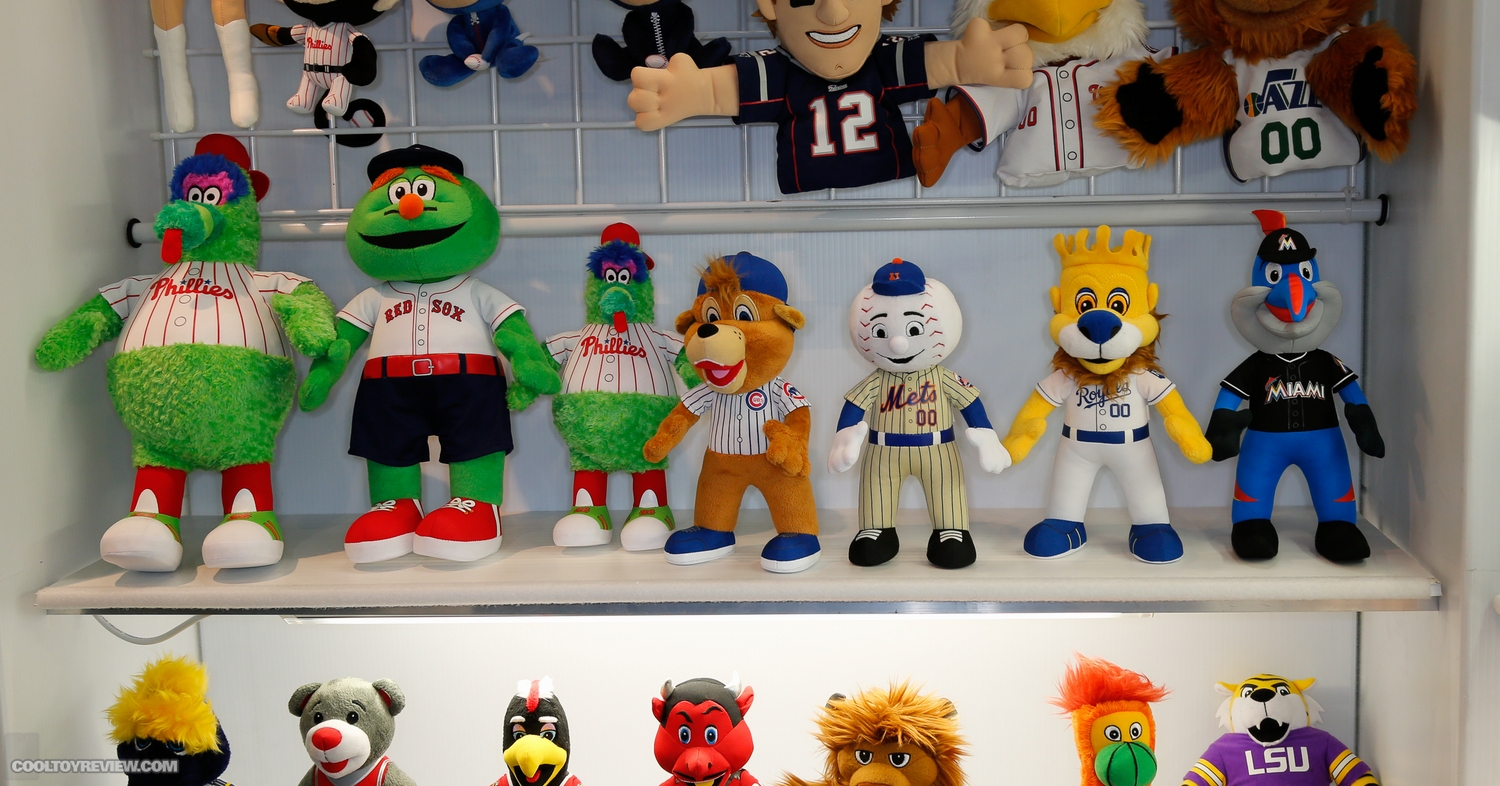 2015-International-Toy-Fair-Bleachers-Creatures-033.jpg