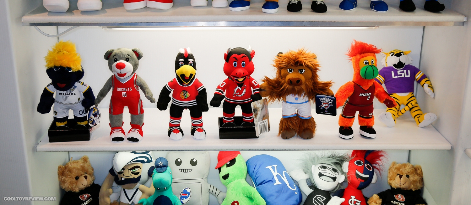2015-International-Toy-Fair-Bleachers-Creatures-034.jpg