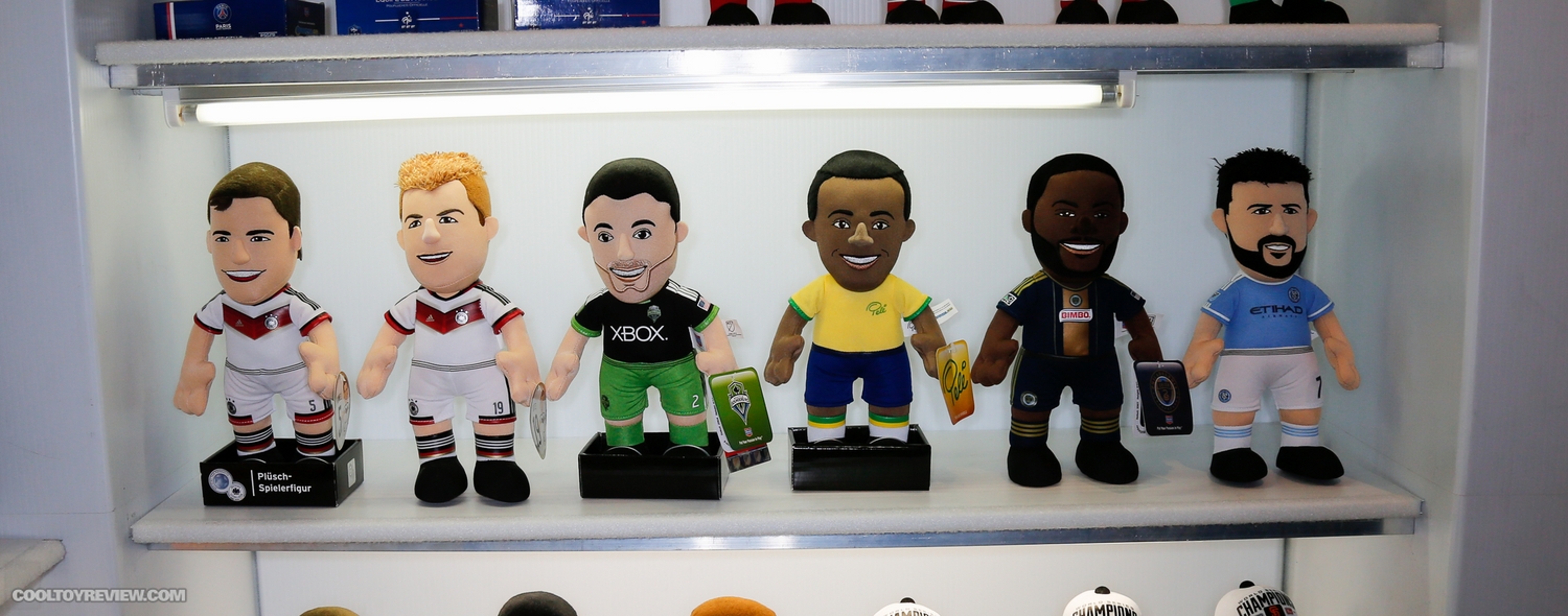 2015-International-Toy-Fair-Bleachers-Creatures-037.jpg