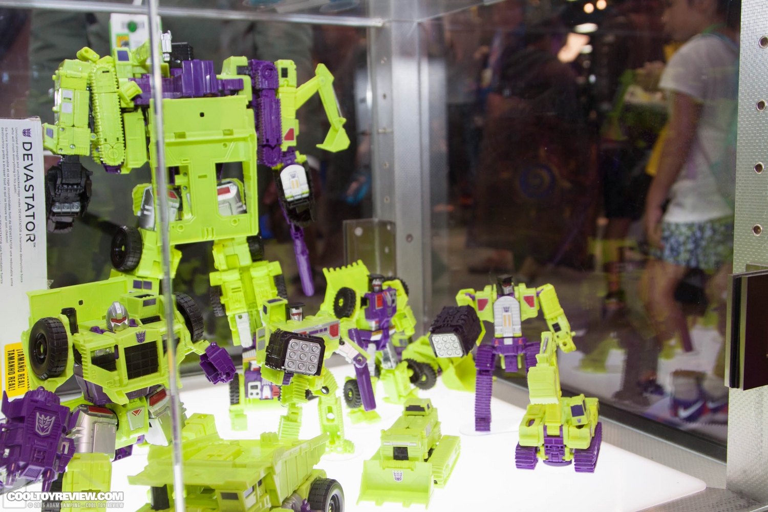 san-diego-comic-con-2015-hasbro-transformers-032.jpg