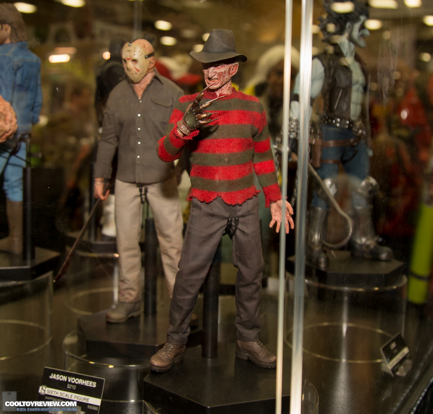 2016-SDCC-Sideshow-Collectibles-035.jpg