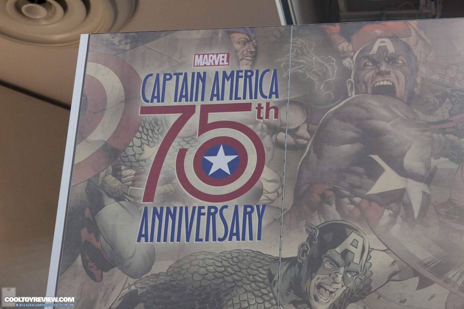 san-diego-comic-con-comicave-booth-041.jpg