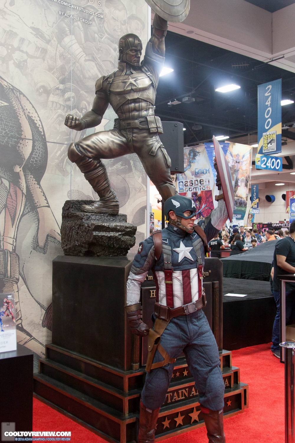 san-diego-comic-con-comicave-booth-054.jpg