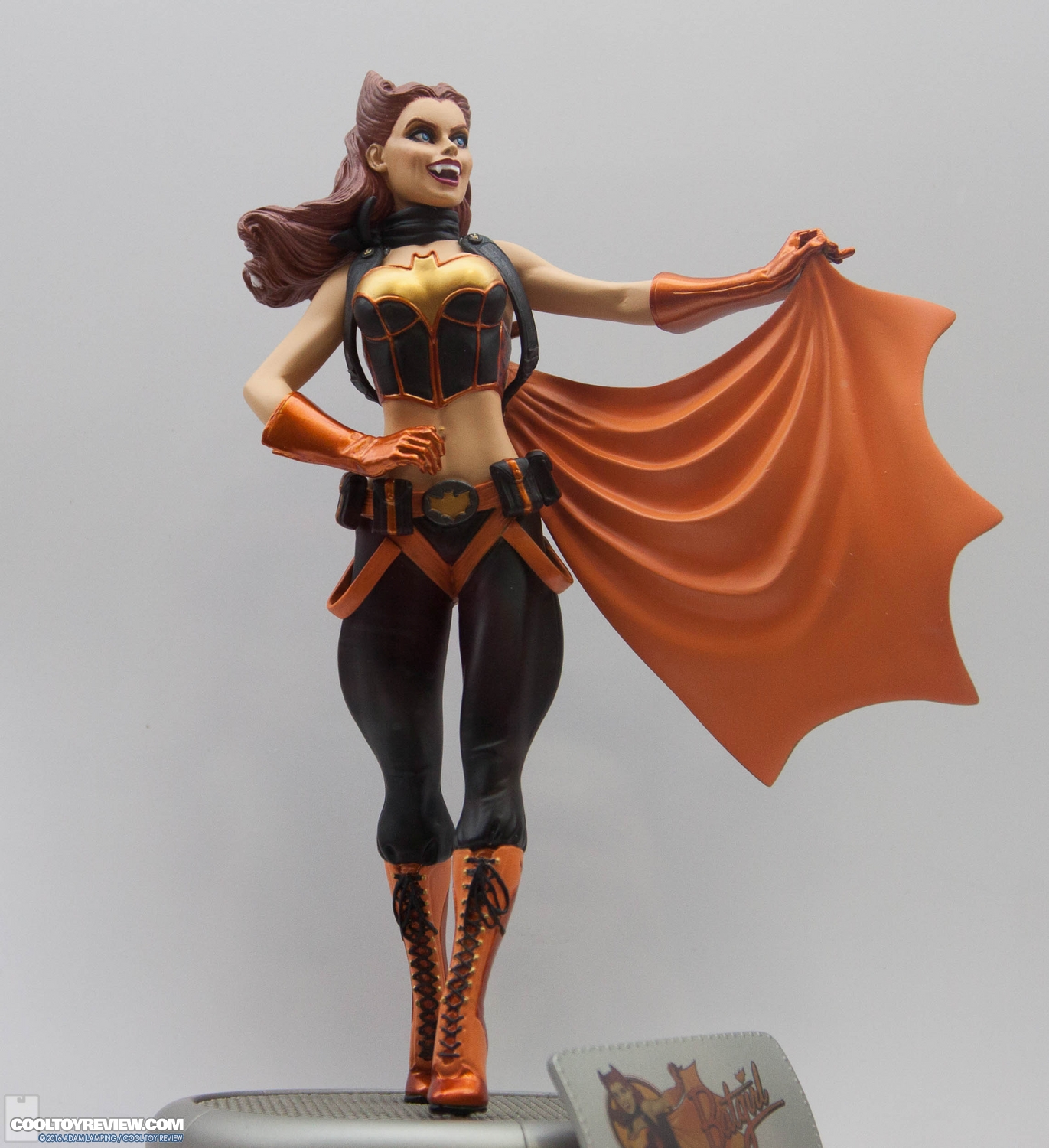 san-diego-comic-con-dc-collectibles-booth-014.jpg