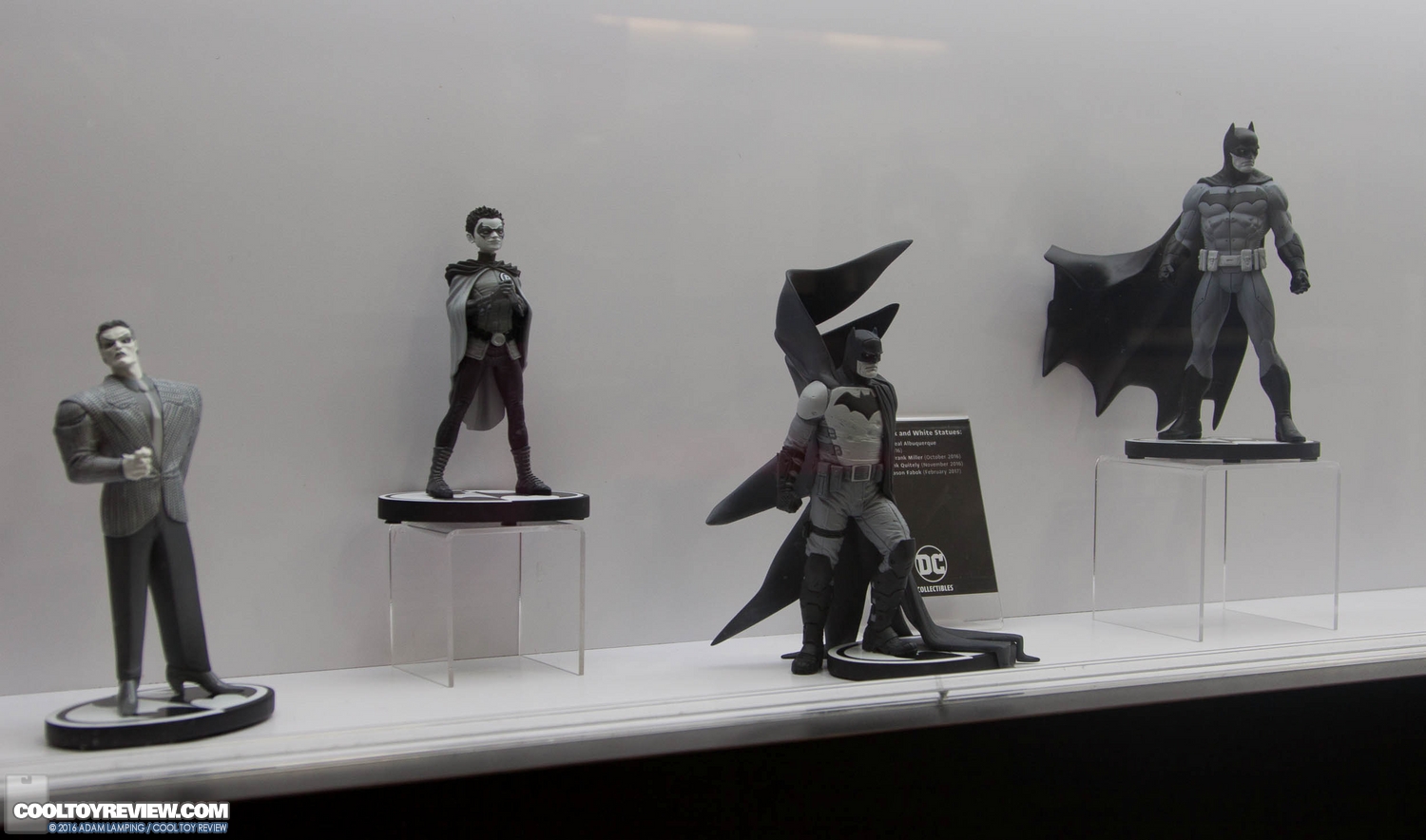 san-diego-comic-con-dc-collectibles-booth-020.jpg