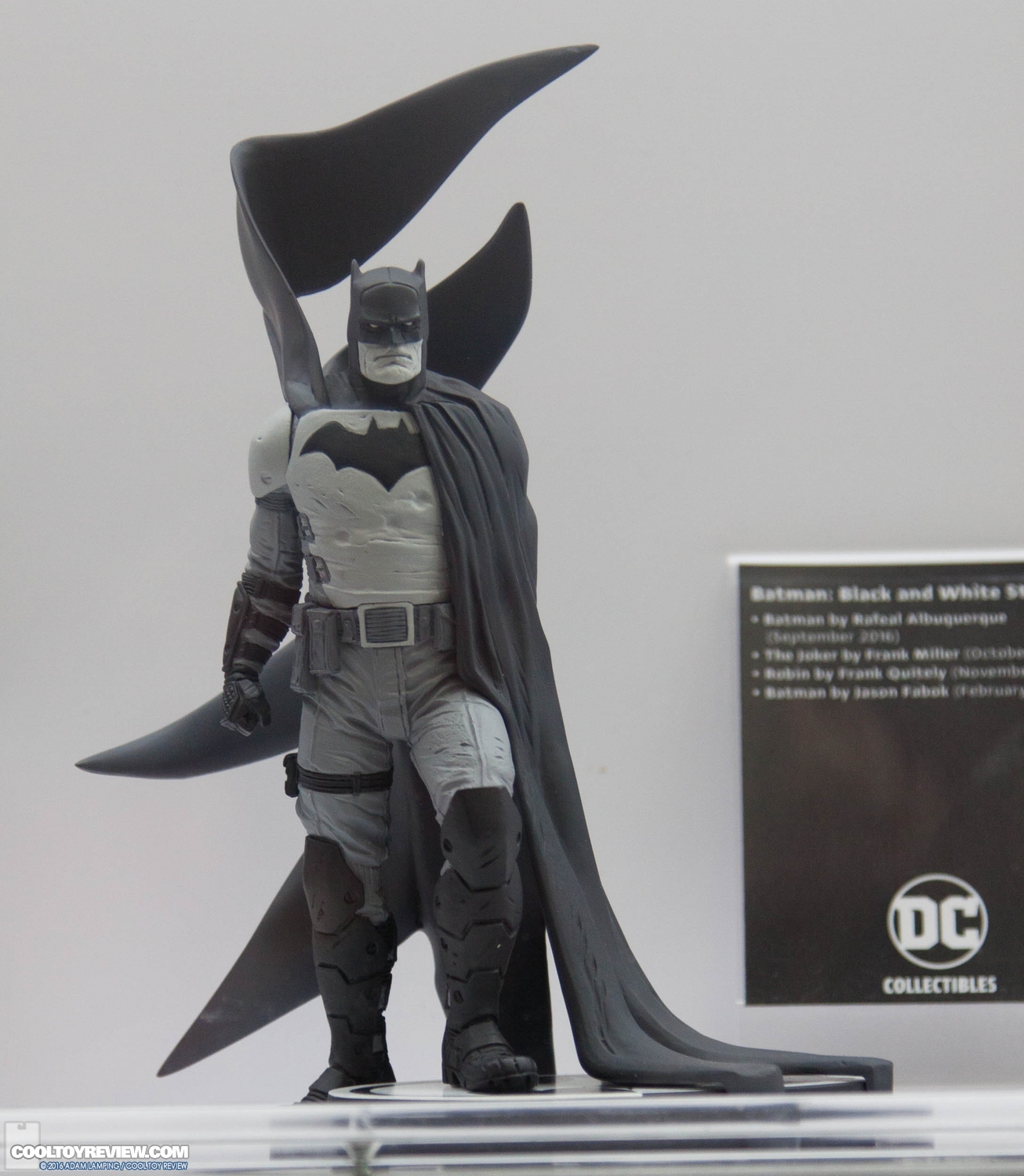 san-diego-comic-con-dc-collectibles-booth-026.jpg