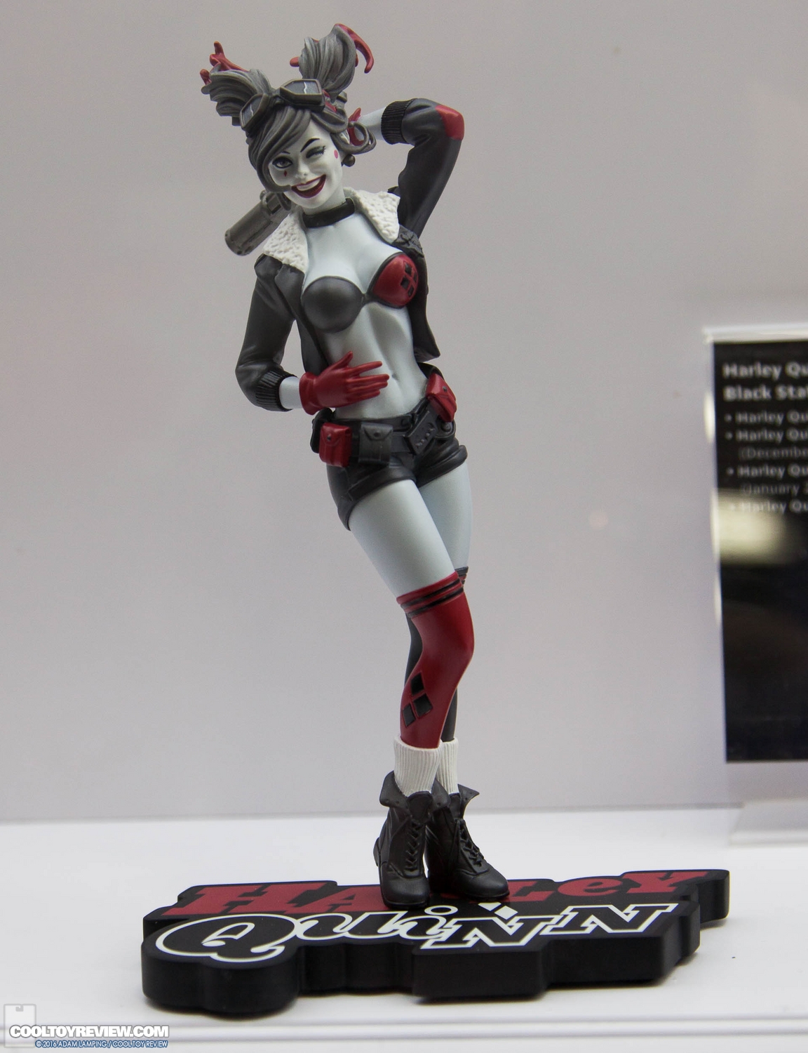 san-diego-comic-con-dc-collectibles-booth-031.jpg