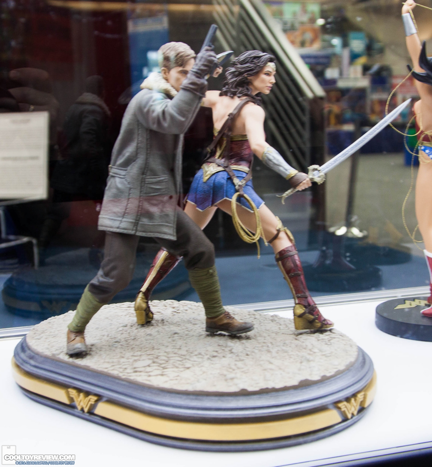 san-diego-comic-con-dc-collectibles-booth-077.jpg