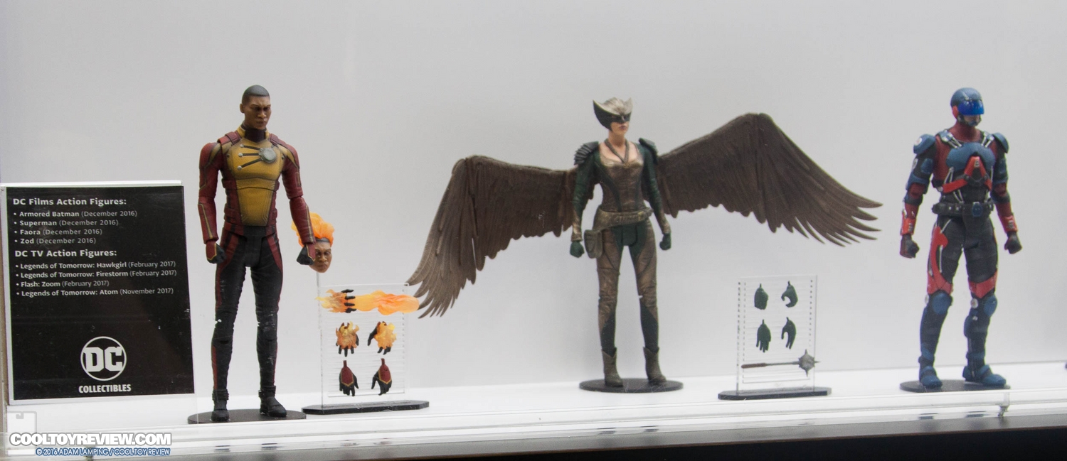 san-diego-comic-con-dc-collectibles-booth-136.jpg