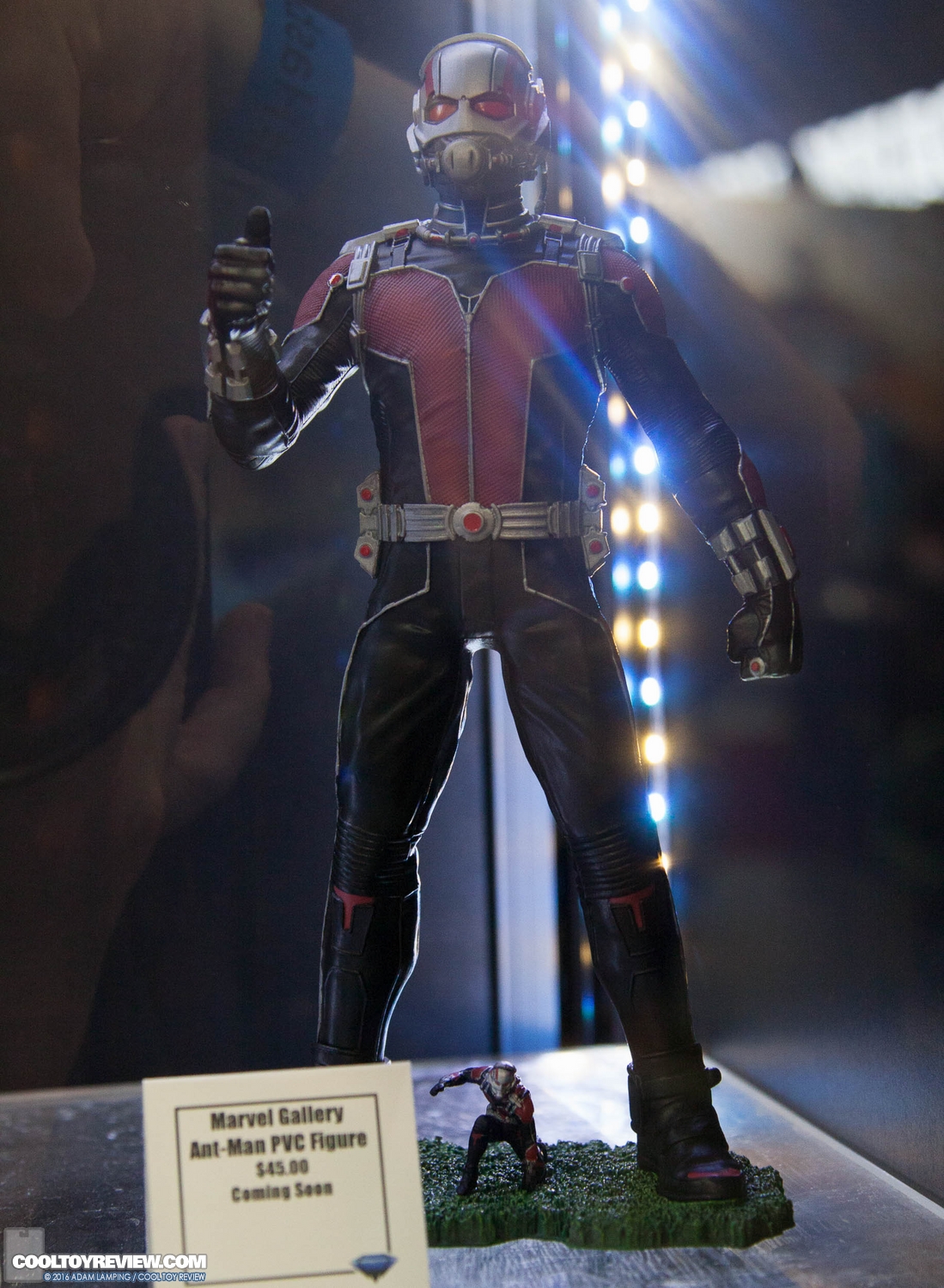 san-diego-comic-con-diamond-select-toys-booth-060.jpg