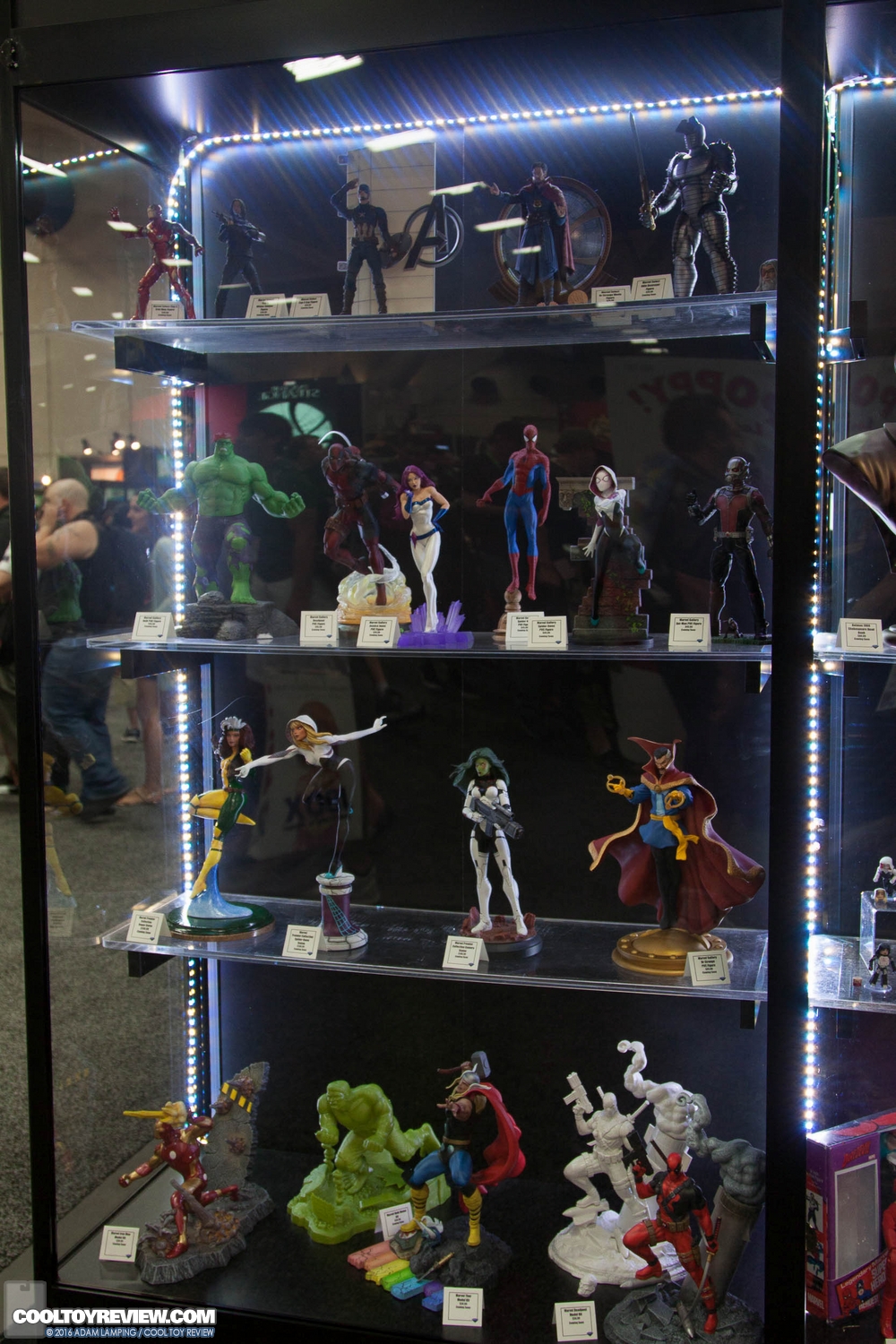 san-diego-comic-con-diamond-select-toys-booth-070.jpg