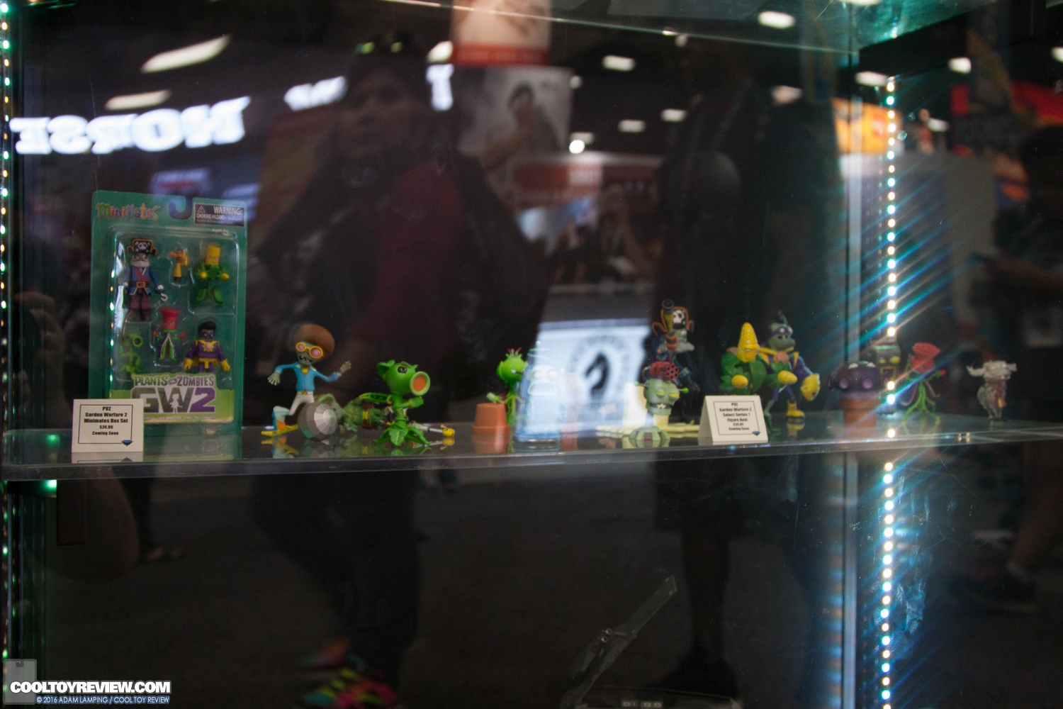 san-diego-comic-con-diamond-select-toys-booth-110.jpg