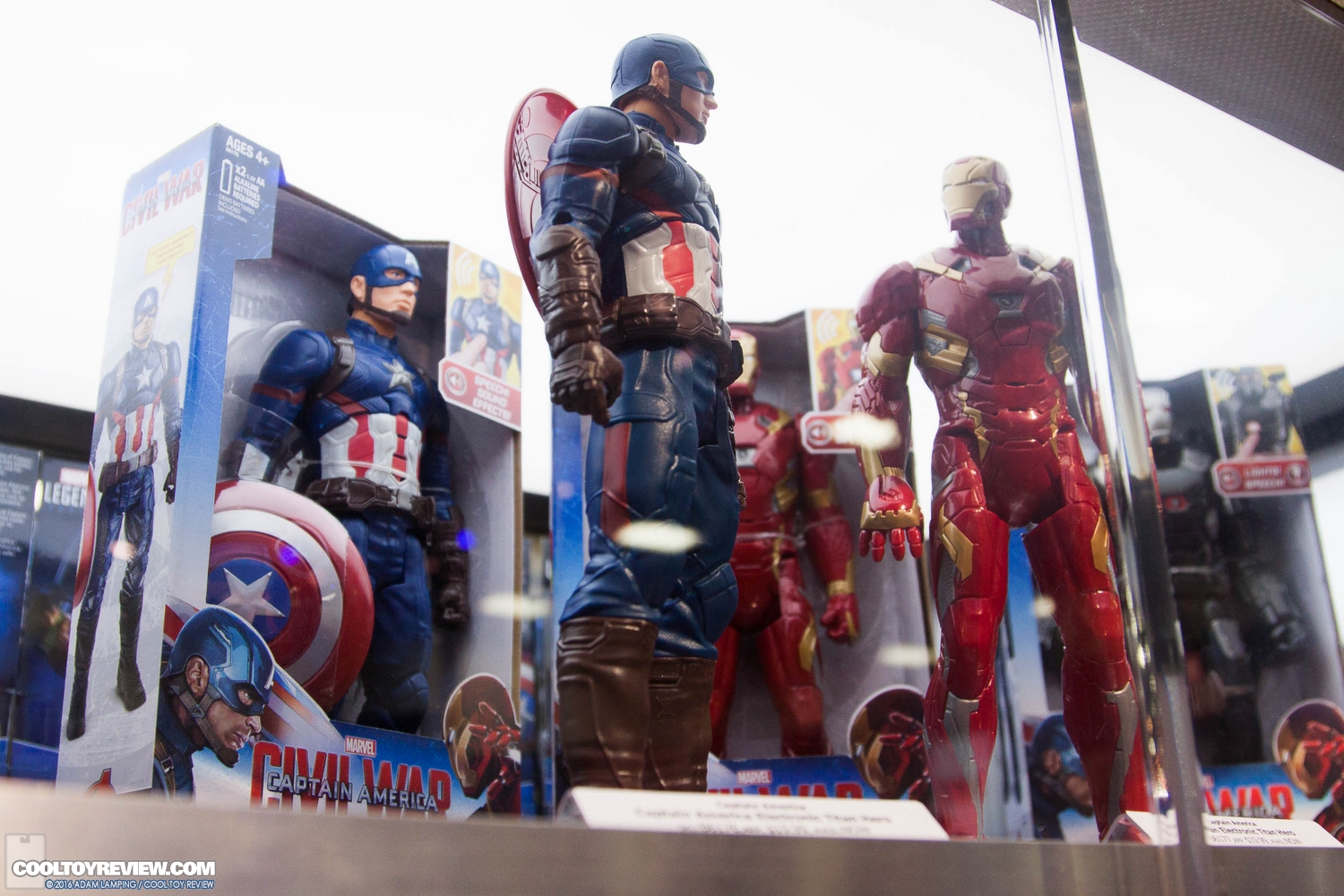 san-diego-comic-con-hasbro-captain-america-civil-war-marvel-legends-058.jpg