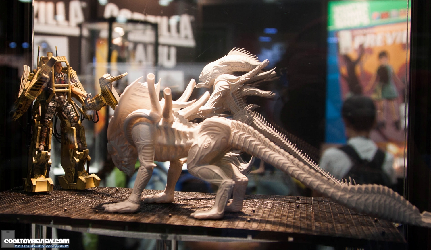 san-diego-comic-con-hiya-toys-booth-021.jpg