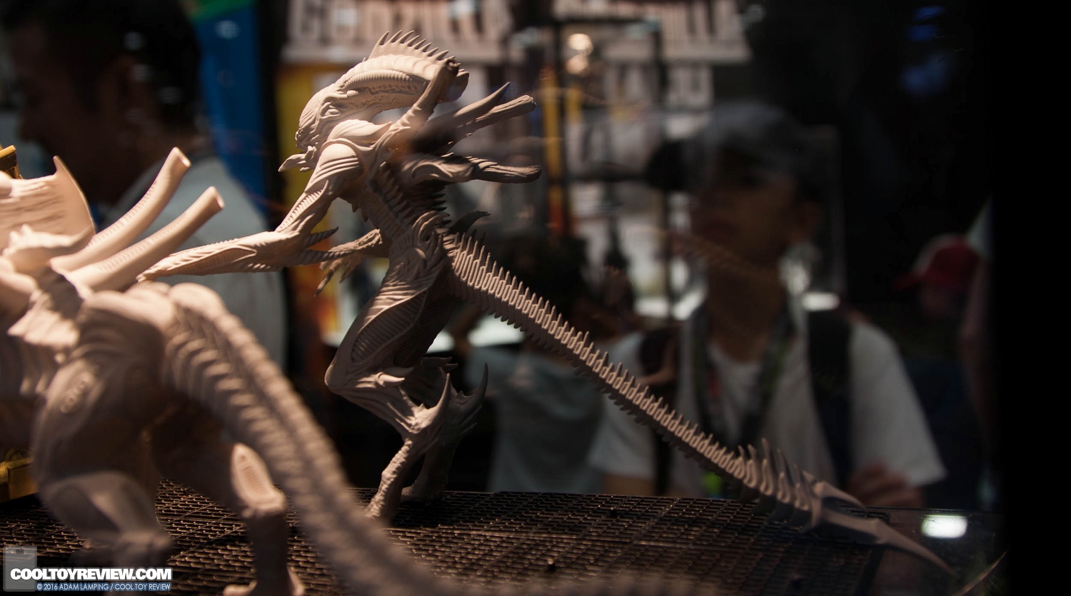 san-diego-comic-con-hiya-toys-booth-025.jpg