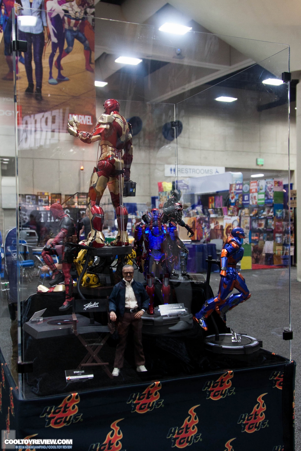 san-diego-comic-con-hot-toys-booth-003.jpg