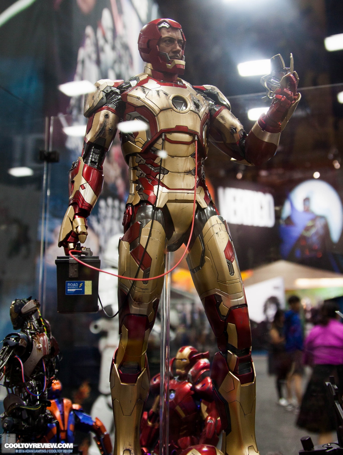 san-diego-comic-con-hot-toys-booth-005.jpg