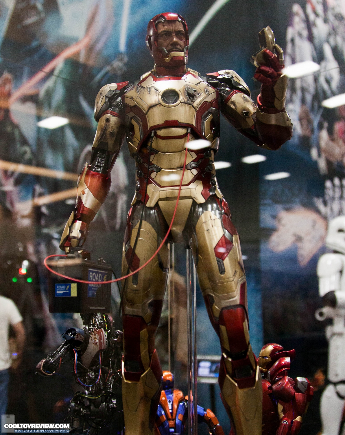 san-diego-comic-con-hot-toys-booth-006.jpg