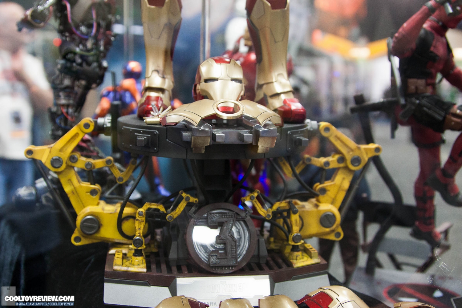 san-diego-comic-con-hot-toys-booth-008.jpg