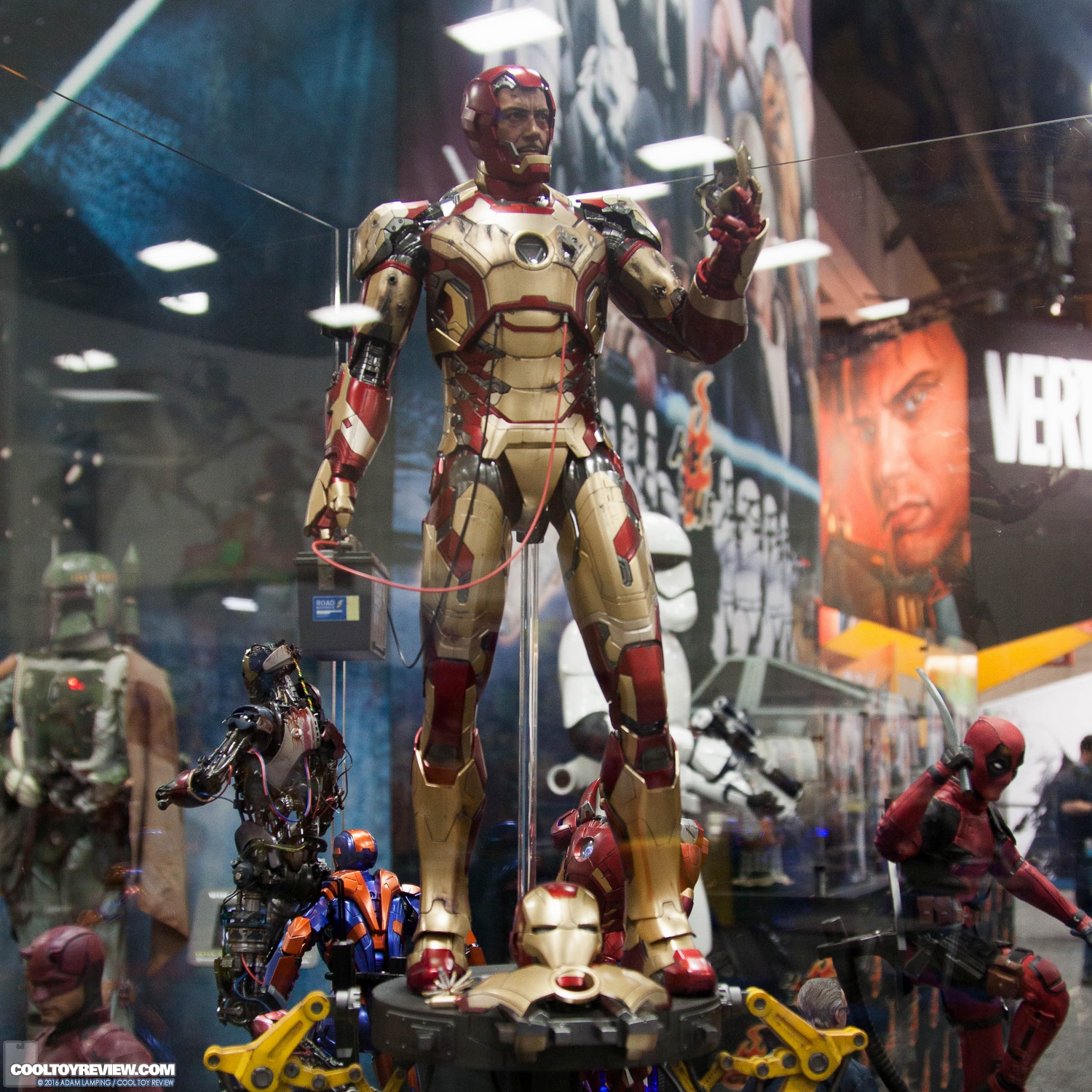 san-diego-comic-con-hot-toys-booth-010.jpg