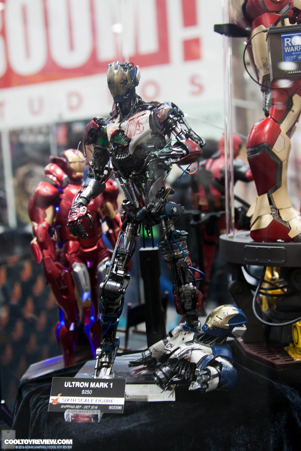 san-diego-comic-con-hot-toys-booth-019.jpg