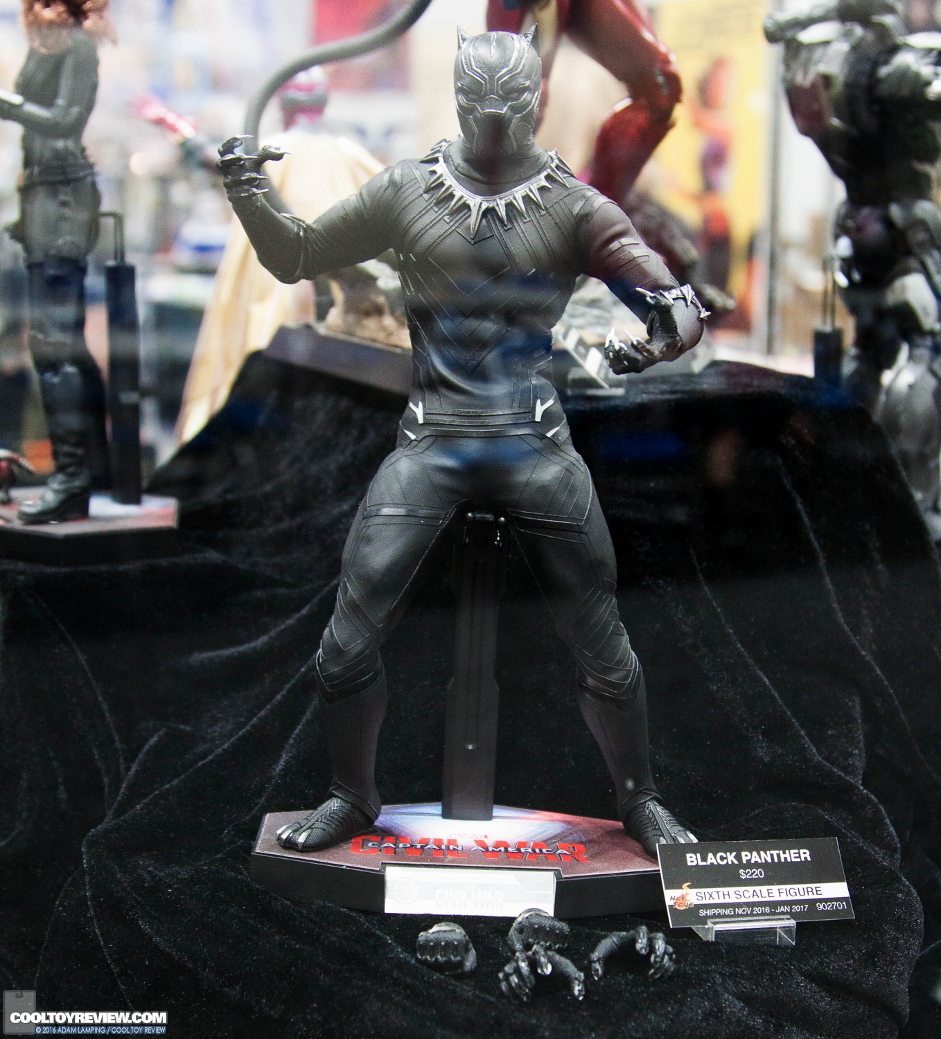 san-diego-comic-con-hot-toys-booth-041.jpg