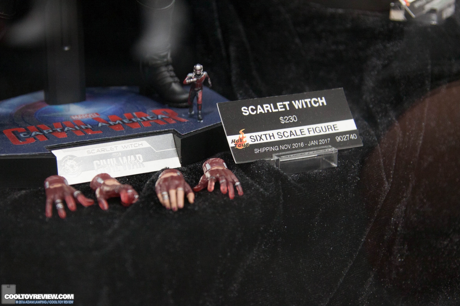 san-diego-comic-con-hot-toys-booth-063.jpg