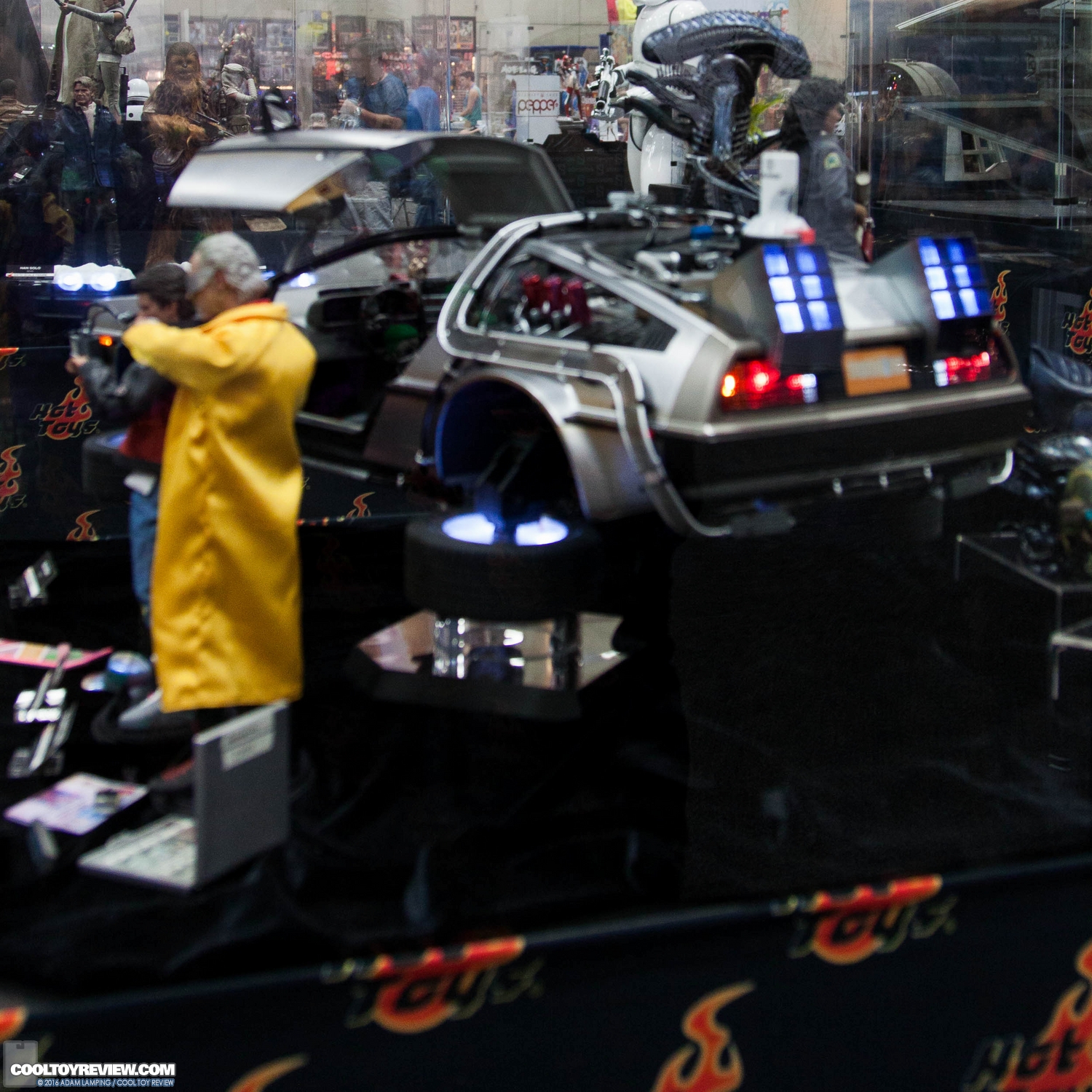 san-diego-comic-con-hot-toys-booth-096.jpg