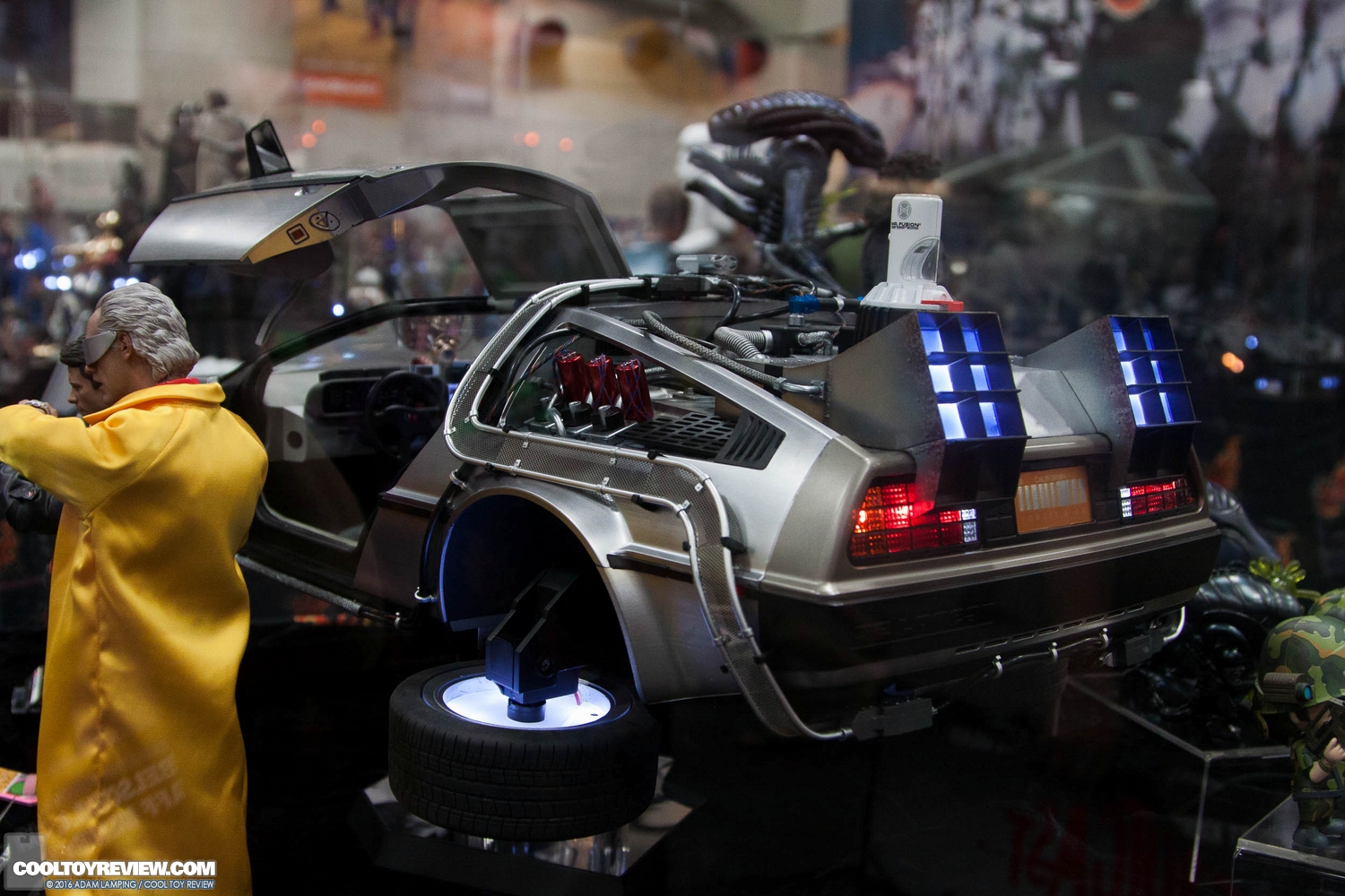 san-diego-comic-con-hot-toys-booth-127.jpg