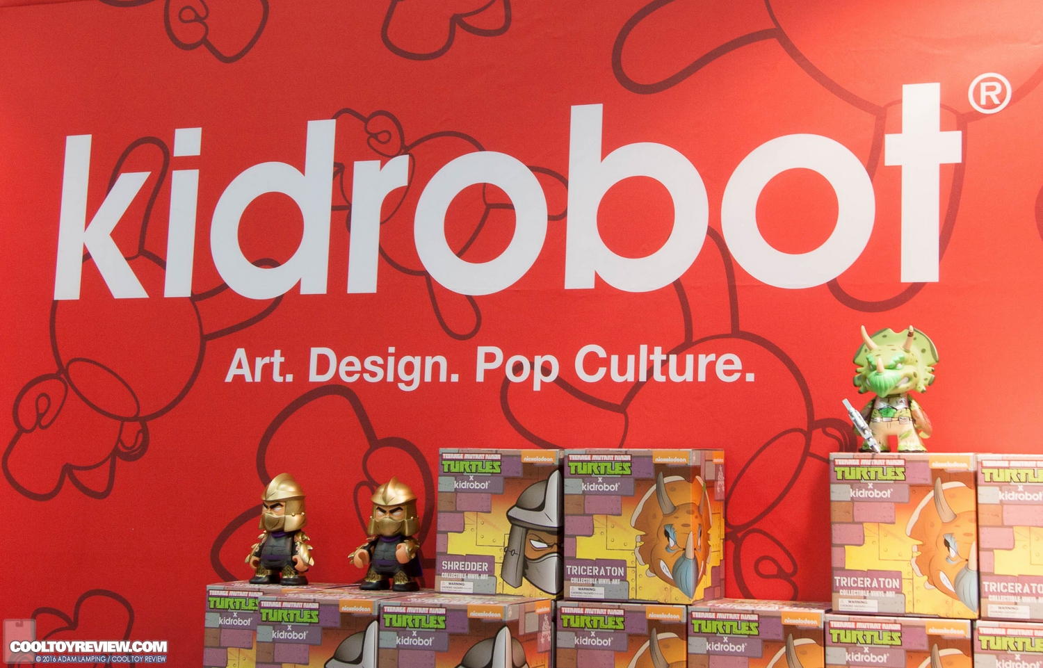san-diego-comic-con-kidrobot-booth-001.jpg